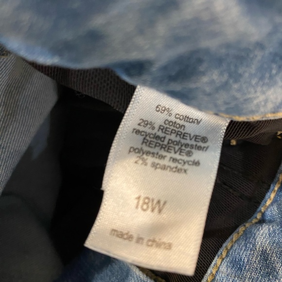 Classic Blue Maurice’s Women's Jeans - Picture 4 of 5